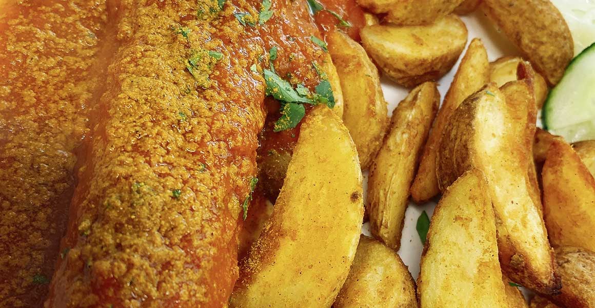 Currywurst in der HERMANs CafeBar in Braunschweig
